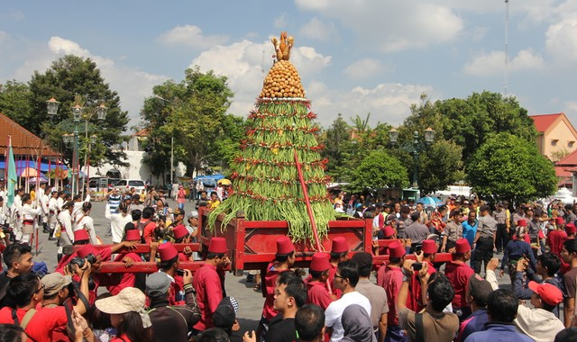 Grebeg Syawal : Merayakan Kemenangan Dengan Gunungan