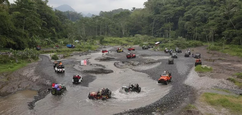 Menyusuri Peninggalan Merapi dengan Lava Tour Jogja